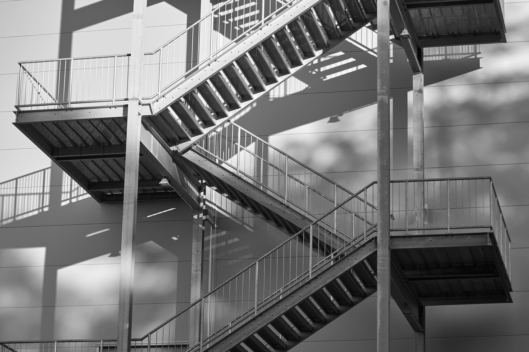 Escaliers métalliques : pourquoi choisir des modèles sur mesure pour vos bâtiments industriels ? Hœœnheim